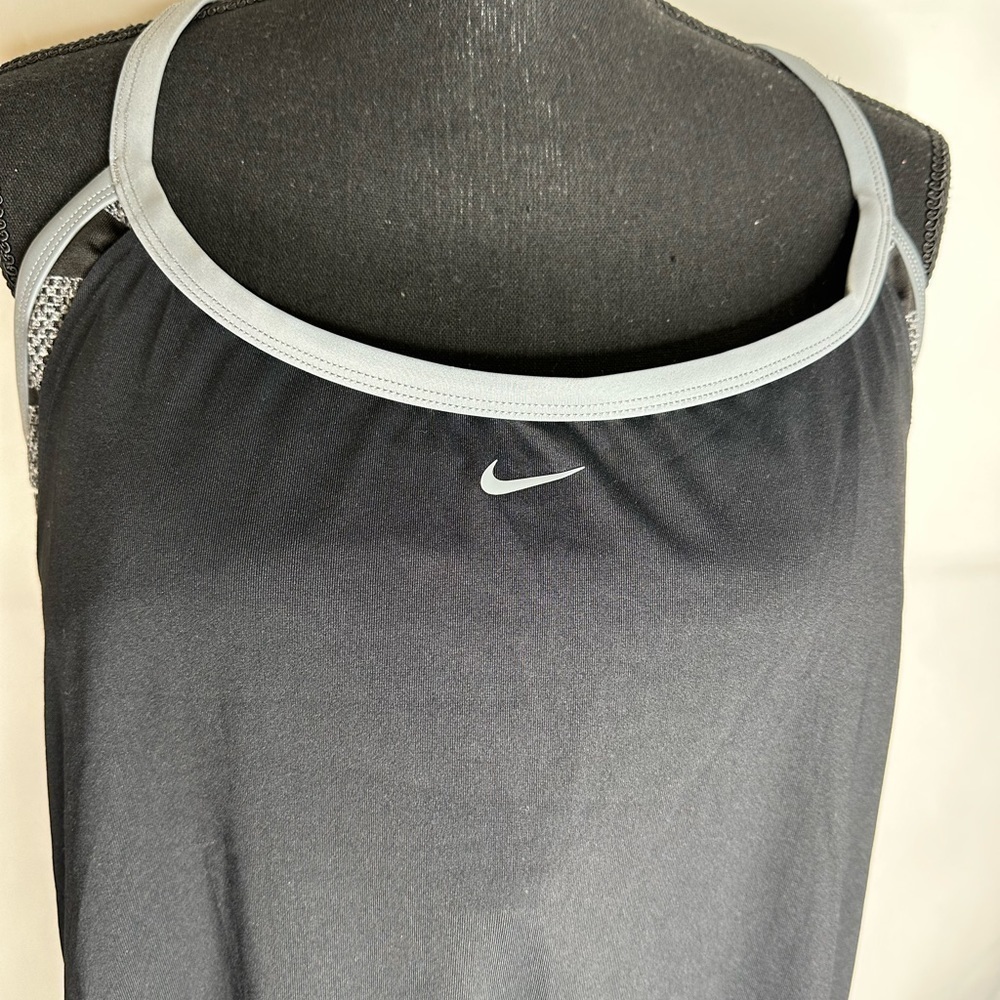Nike Tank - Picture 2 of 6